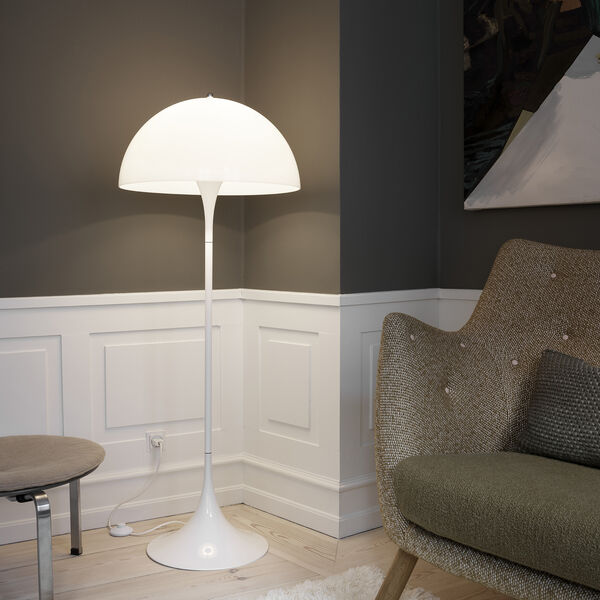 Panthella golvlampa, vit, Louis Poulsen
