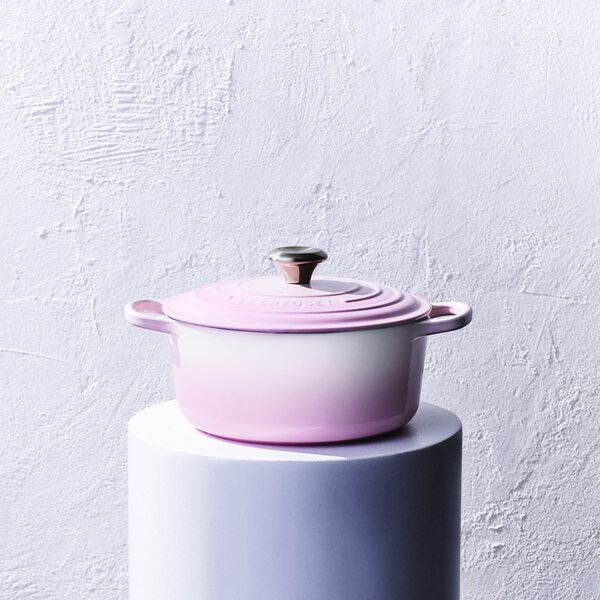 Signature gjutj&auml;rn rund gryta &Oslash; 24 cm, shell pink, Le Creuset