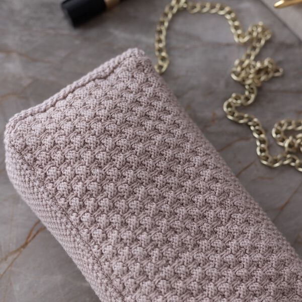 Stickad Clutch Kedja Petra, husted violet, By LOHN