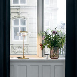 Blossi Table Lamp, nordic gold/clear, Nuura