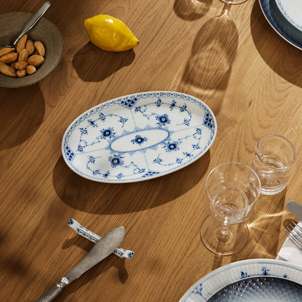 White Fluted Half Lace fat 23,5 cm, Royal Copenhagen