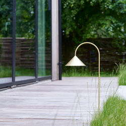 Grasp Garden Spear, matt brass, FRANDSEN