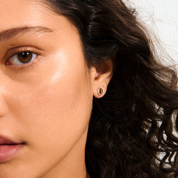 BETWEEN örhängen, guldpläterade, Pilgrim