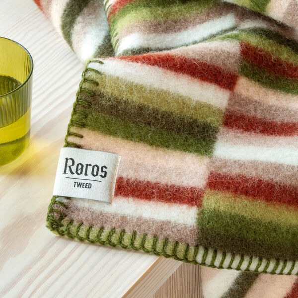 IDA Throw, olive burgundy, Røros Tweed