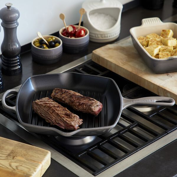 Signature gjutj&auml;rn kvadratisk grillpanna 26 cm, flint, Le Creuset
