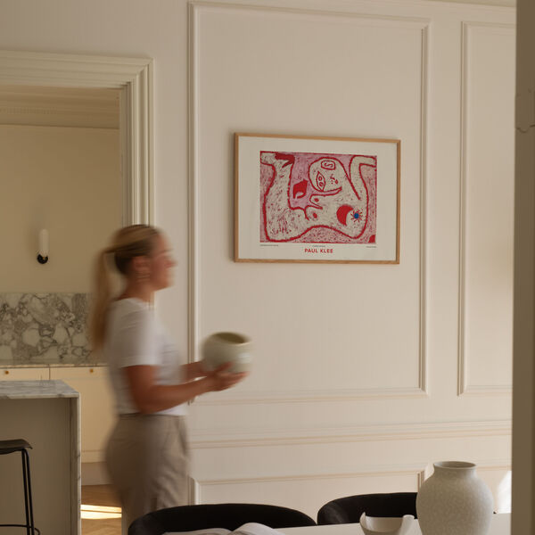 A Woman for Gods, Pel&eacute;ton