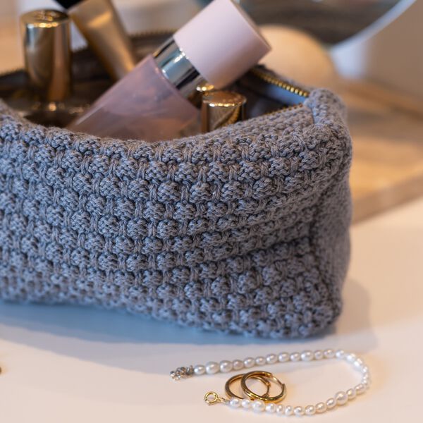 Stickad Clutch Petra, med grey melange, By LOHN