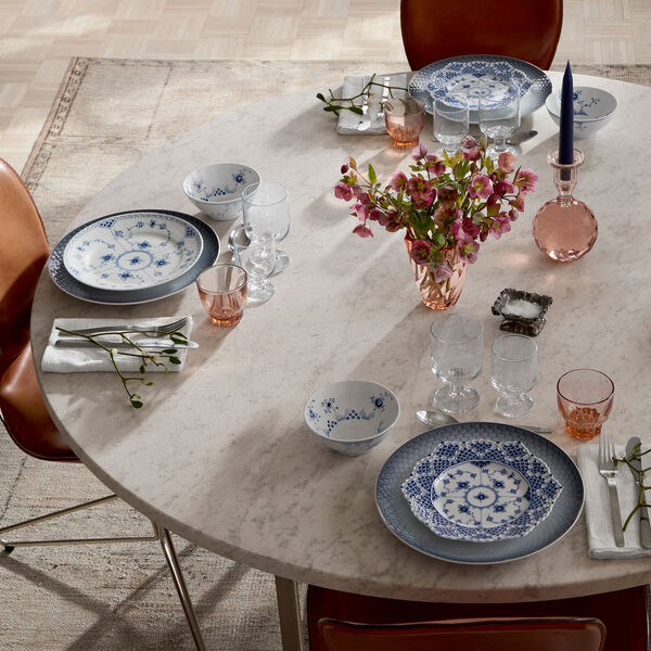 Blue Fluted Half Lace tallrik Ø 22 cm Blue Fluted Half Lace tallrik Ø 22 cm, Royal Copenhagen