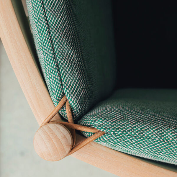 The Spoke-Back Sofa, Steelcut Quartet 944/soap treated beech, Fredericia Furniture