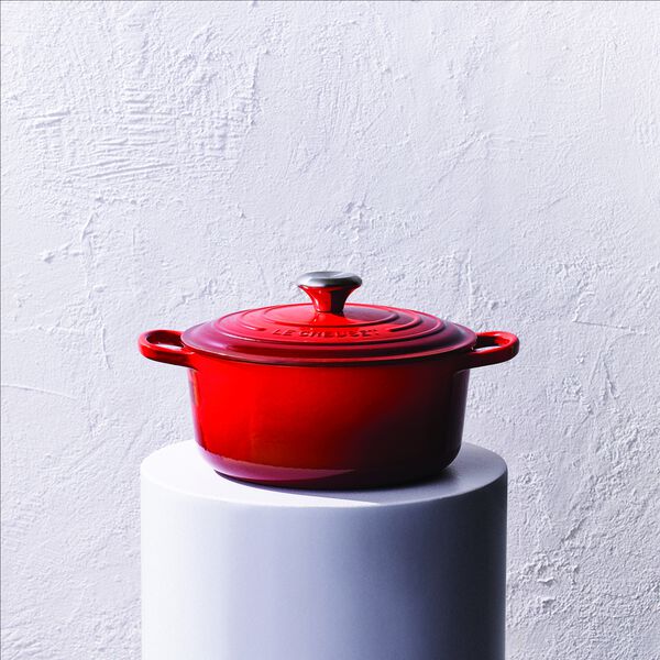 Signature gjutj&auml;rn rund gryta &Oslash; 26 cm, cerise, Le Creuset