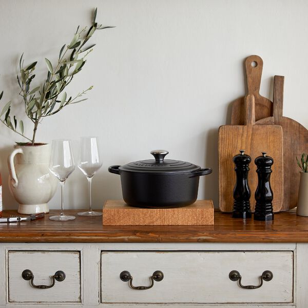 Signature gjutj&auml;rn rund gryta &Oslash; 20 cm, matte black, Le Creuset