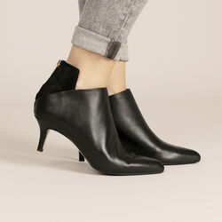 Ivy, black, Roccamore