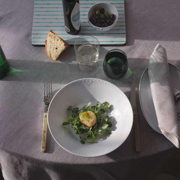 White Fluted Halvblond djup tallrik, Ø 24 cm, Royal Copenhagen