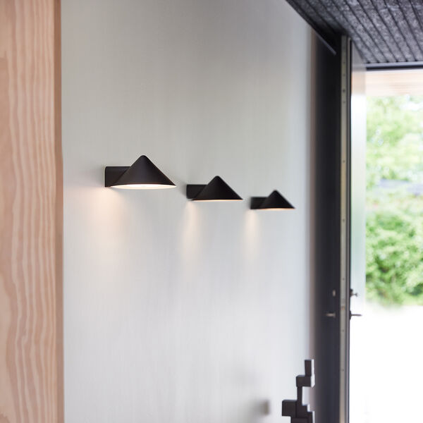 Grasp Wall Lamp, matt black Grasp Wall Lamp, matt black, FRANDSEN