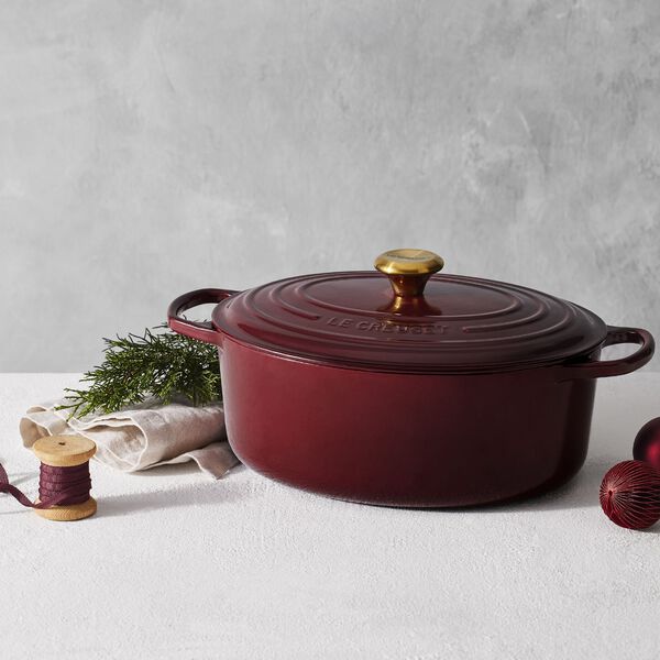 Signature gjutj&auml;rn oval gryta &Oslash; 31 cm, garnet, Le Creuset