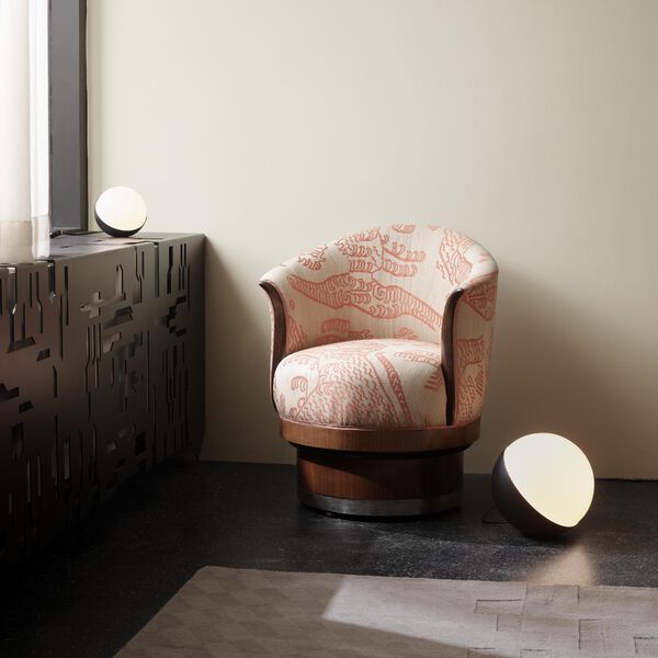 VL Studio bords-/golvlampa, svart VL Studio bords-/golvlampa, svart, Louis Poulsen
