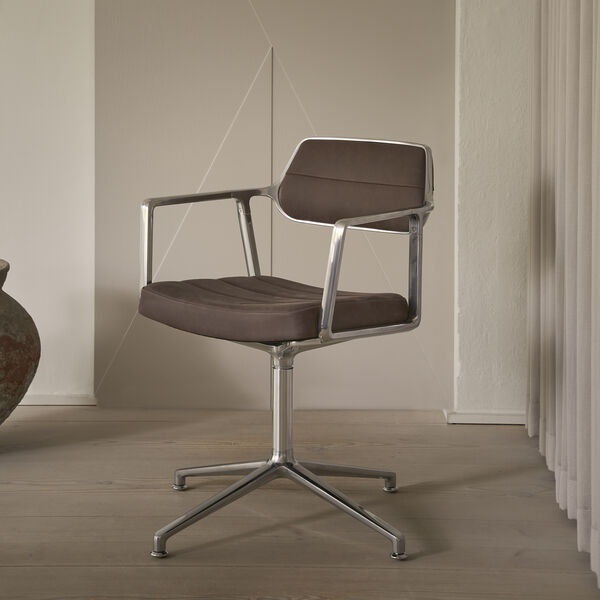 Vipp453 Swivel Chair with Gliders, Havanna/aluminium, Vipp
