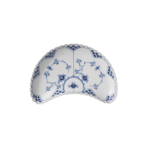 Blue Fluted Full Lace halvm&aring;neformad assiett 22 cm, Royal Copenhagen