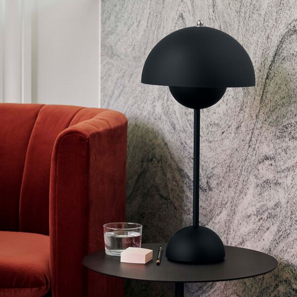 Flowerpot VP3 Table Lamp, matt black Flowerpot VP3 Table Lamp, matt black, &Tradition