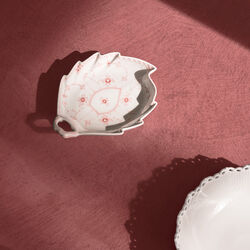 Coral Fluted Half Lace Leaf fat 23 cm, Royal Copenhagen