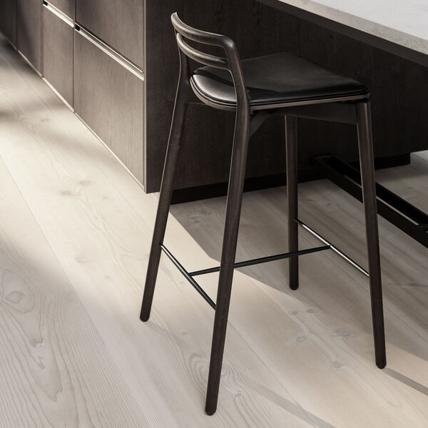 VIPP484 Cabin Counter Stool, dark oak/dark oak/black, Vipp