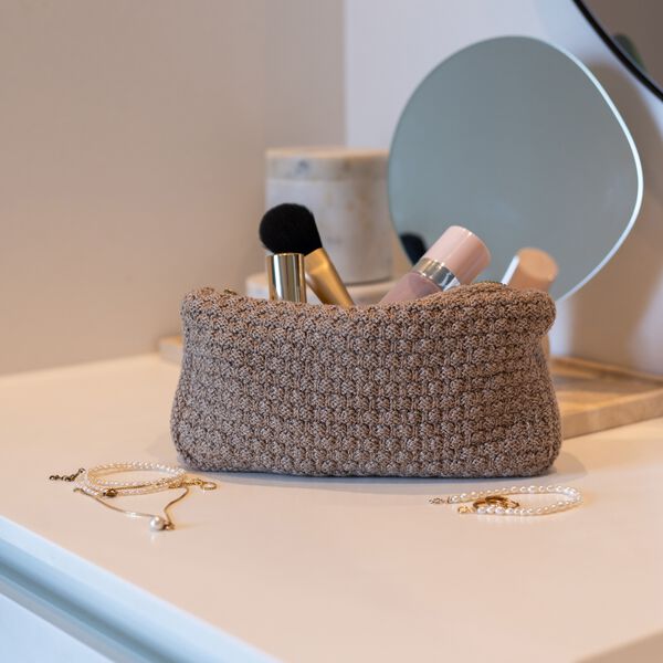 Stickad Clutch Petra, tiger melange, By LOHN