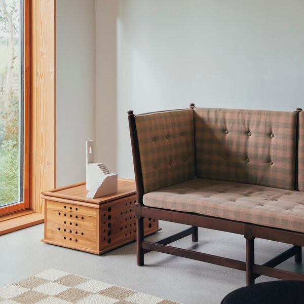 The Spoke-Back Sofa, Steelcut Beat 0335/chestnut brown, Fredericia Furniture