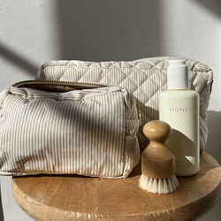 Sminkväska, classic stripes camel, Cam Cam Copenhagen