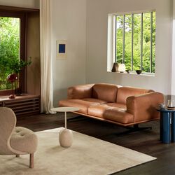 Inland AV22 2-sits soffa, Noble Cognac, &Tradition
