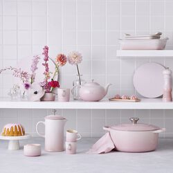 Signature gjutj&auml;rn rund gryta &Oslash; 24 cm, shell pink, Le Creuset