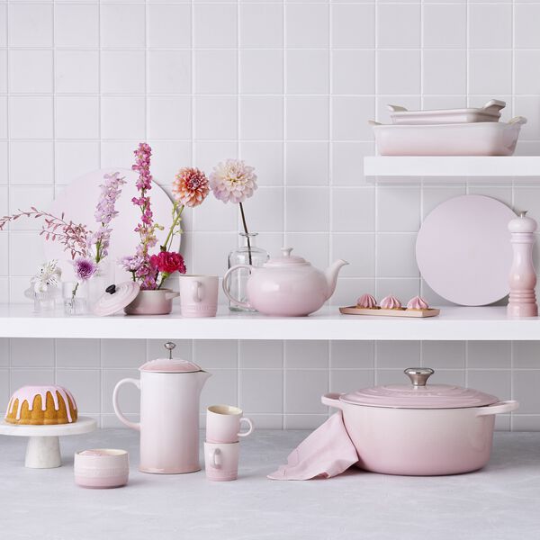 Signature gjutj&auml;rn rund gryta &Oslash; 24 cm, shell pink, Le Creuset