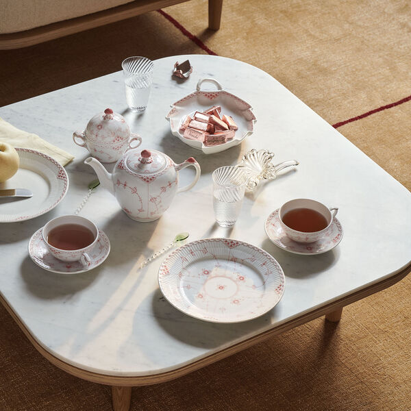 Coral Fluted Half Lace Tea Pot 70 cl, Royal Copenhagen