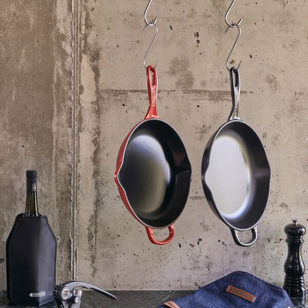 Signature gjutj&auml;rn djup stekpanna &Oslash; 26 cm, matte black, Le Creuset