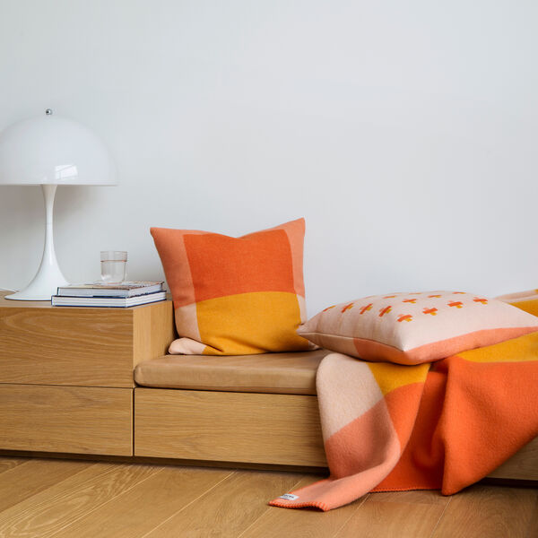 SYNDIN Throw, cloudberry, Røros Tweed