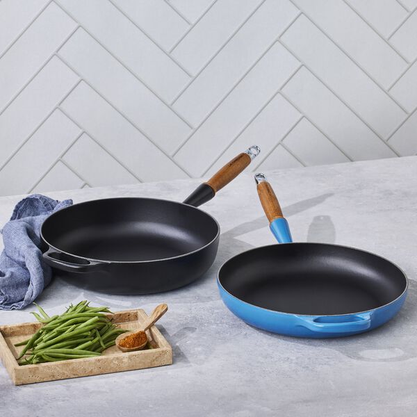 Signature gjutj&auml;rn stekpanna med tr&auml;handtag &Oslash; 28 cm, azure, Le Creuset