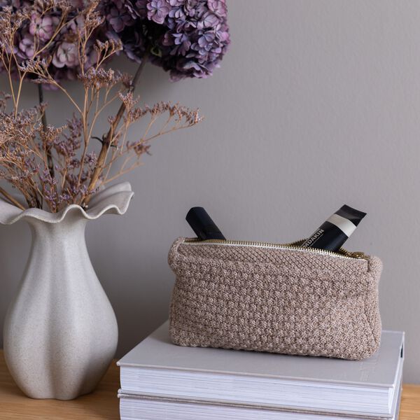 Stickad Clutch Petra, tiger melange, By LOHN