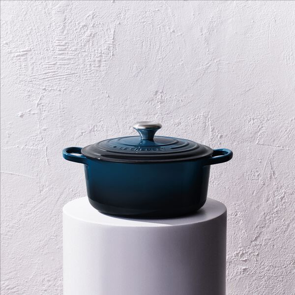 Signature gjutj&auml;rn rund gryta &Oslash; 24 cm, nuit, Le Creuset