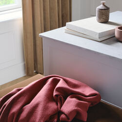 Secret Throw, 02202 beetroot/rhubarb, Silkeborg Uldspinderi