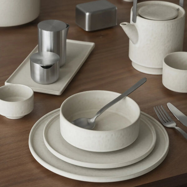 MAKOTO Dinner plate, moonbeam, Blomus