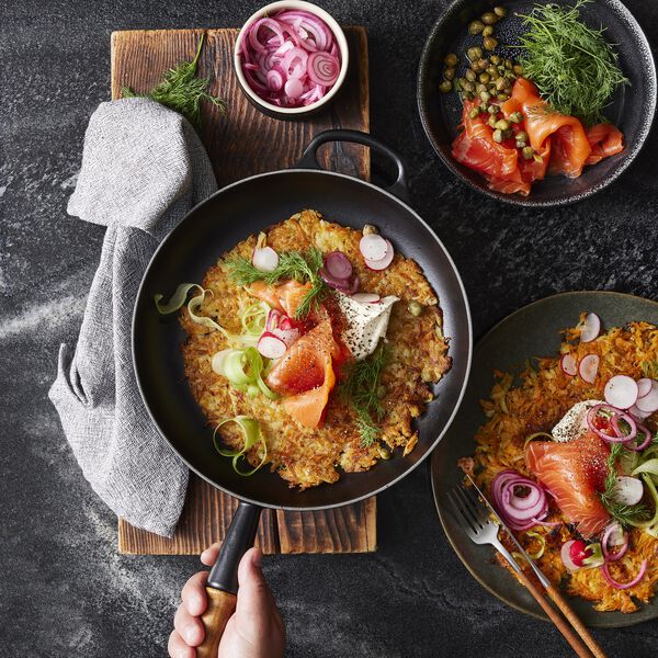 Signature gjutj&auml;rn stekpanna med tr&auml;handtag &Oslash; 28 cm, matte black, Le Creuset