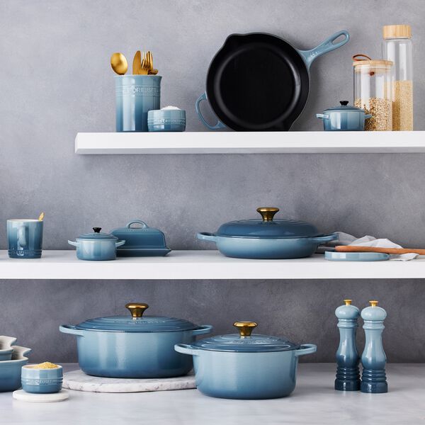 Signature gjutj&auml;rn stekpanna &Oslash; 23 cm, chambray, Le Creuset