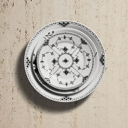 Black Fluted Half Lace Tallrik &Oslash; 19 cm, Royal Copenhagen