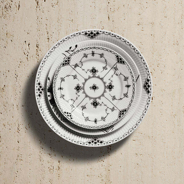 Black Fluted Half Lace Tallrik &Oslash; 19 cm, Royal Copenhagen