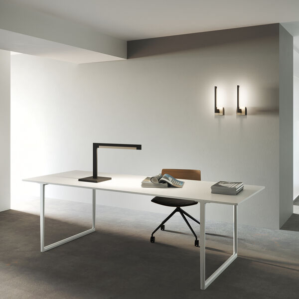 INLAY T2 LINEAR bordslampa, matt black/satin gold, LIGHT-POINT