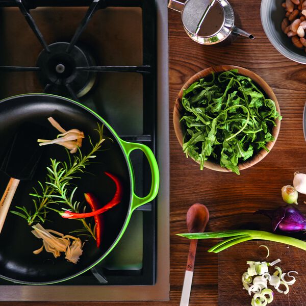 Signature gjutj&auml;rn stekpanna med tr&auml;handtag &Oslash; 28 cm, bamboo green, Le Creuset