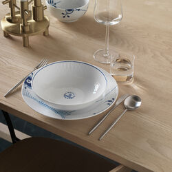 Blue Fluted Mega tallrik Ø 27 cm, No. 2, Royal Copenhagen