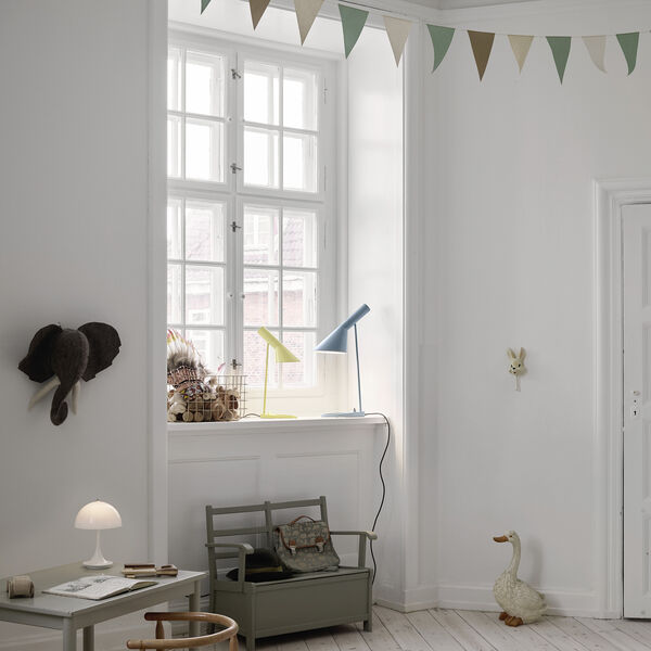 AJ bordslampa, dusty blue, Louis Poulsen