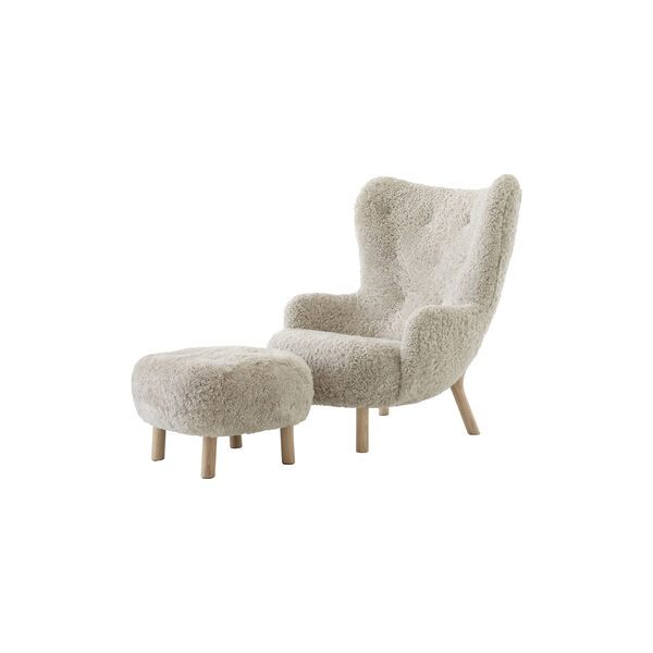 Petra VB3 Lounge Chair, Sheepskin Moonlight/oiled oak, &Tradition