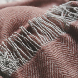 Livø Throw, 03109 rosewood, Silkeborg Uldspinderi