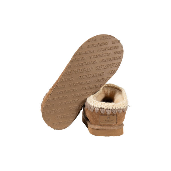 Izzy Skor, chestnut, Shepherd of Sweden